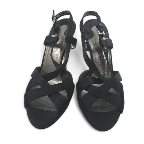 フェラガモ　ガンチーニ黒サンダル　6C 23cm 張替え済み　美品 フェラガモ ガンチーニ黒サンダル 6C 23cm 張替え済み 美品 フェラガモ