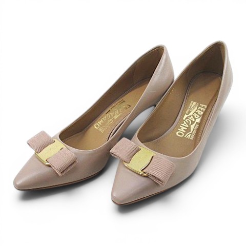 【中古】サルヴァトーレフェラガモ Salvatore Ferragamo vara パンプス ゴールド金具 4.5 D ピンク レザー イタリア製
