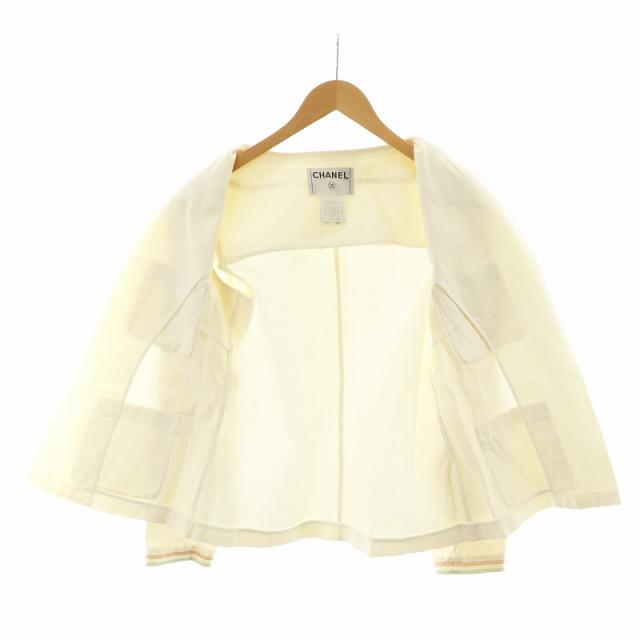 【中古】シャネル CHANEL ココマーク 04C ノーカラージャケット コットン 40 白 ホワイト P22678V13442 中古】シャネル CHANEL ココマーク 04C ノーカラージャケット コットン