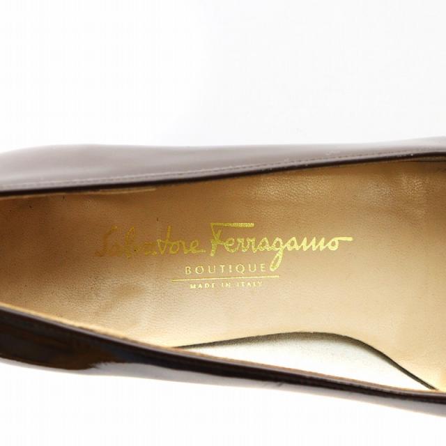 【中古】サルヴァトーレフェラガモ ヴァラリボン パンプス チャンキーヒール アーモンドトゥ エナメル 6.5 茶 中古】サルヴァトーレフェラガモ ヴァラリボン パンプス チャンキー