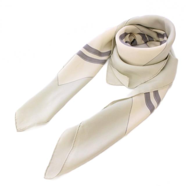 【中古】エルメス HERMES カレ90 BRIDE DE GALA 式典用馬勒 スカーフ 正方形 ロゴ 総柄 アイボリー グレー