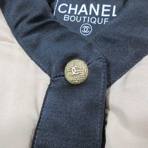 【中古】シャネル CHANEL BOUTIQUE vintage ノーカラーコート 中綿ジャケット 金ボタン ココマーク ベージュ｜au PAY  マーケット