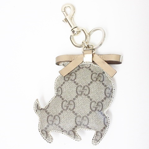 中古 グッチ Gucci 小物 キーホルダー キーリング チャーム アニェーゼ ブルドッグ 犬 Gg柄 ベージュ ゴールド レディースの通販はau Pay マーケット ブランド古着のベクトル