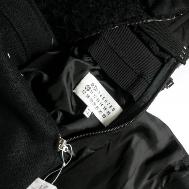 中古】未使用品 メゾンマルジェラ 22AW フリル ペプラム ベア 中古】未使用品 メゾンマルジェラ 22AW フリル ペプラム ベア