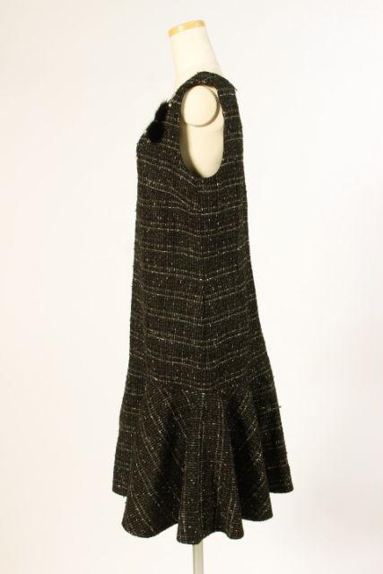 中古 アベニールエトワール Aveniretoile 17aw ワンピース ミニ ツイード ノースリーブ ファーモチーフ 裾切替 38 黒の通販はau Pay マーケット ブランド古着のベクトル