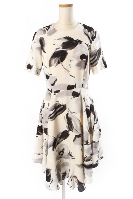 中古 グレースコンチネンタル Grace Continental ワンピース ひざ丈 フレア 半袖 花柄 ビッグフラワー 34 白 ホワイト Ms0426 レディの通販はau Wowma ブランド古着のベクトル