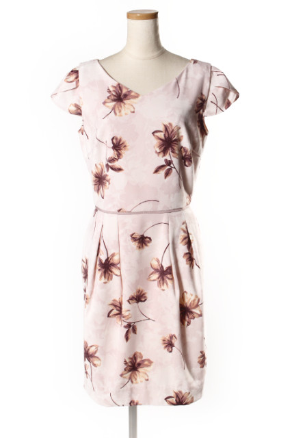 中古 アプワイザーリッシェ Apuweiser Riche 16aw ワンピース 半袖 フレア ひざ丈 花柄 グラデーション 1 ピンク Yy0426の通販はau Pay マーケット ブランド古着のベクトル