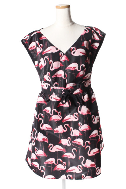 【中古】レッド ヴァレンティノ RED VALENTINO ワンピース ノースリーブ ひざ丈 Vネック フラミンゴ柄 38 黒 ブラック /kt0517の通販は