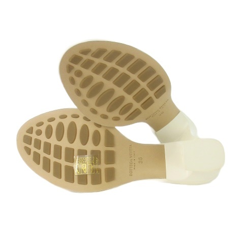 【中古】未当てはめる品 ボッテガヴェネタ CHA CHA SANDAL サンダル ミュール 真っただ中踵 なめし革 革 36 23糎 白