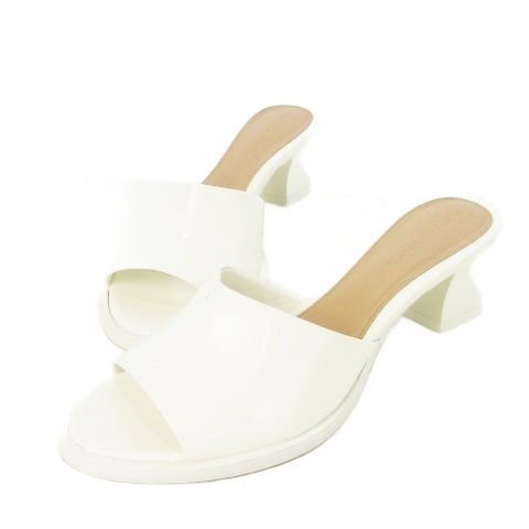 【中古】未当てはめる品 ボッテガヴェネタ BOTTEGA VENETA CHA CHA SANDAL サンダル ミュール なめし革 革 36.5 23.5糎 白