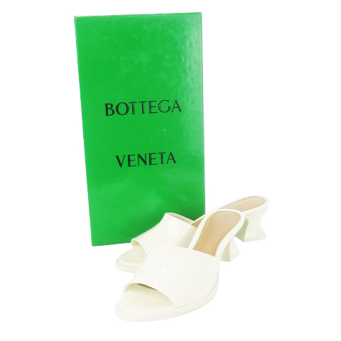 【中古】未当てはめる品 ボッテガヴェネタ BOTTEGA VENETA CHA CHA SANDAL サンダル ミュール なめし革 革 36.5 23.5糎 白