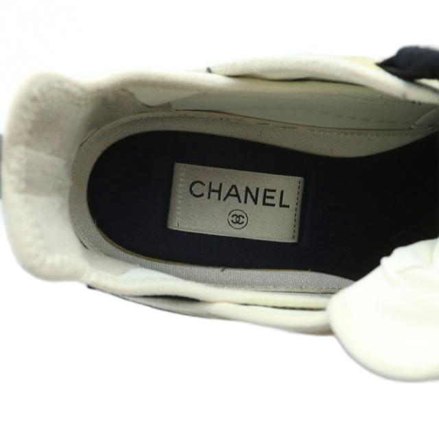 【中古】シャネル CHANEL スニーカー シューズ ココマーク マトラッセソール スエード レザー 39.5 24.5cm 白 G35617