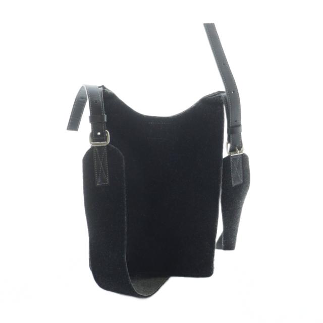 【中古】ジャンポールゴルチエ Jean Paul GAULTIER ショルダーバッグ 斜めがけ ロゴ レザー 黒 ブラック ■GY13 /MQ