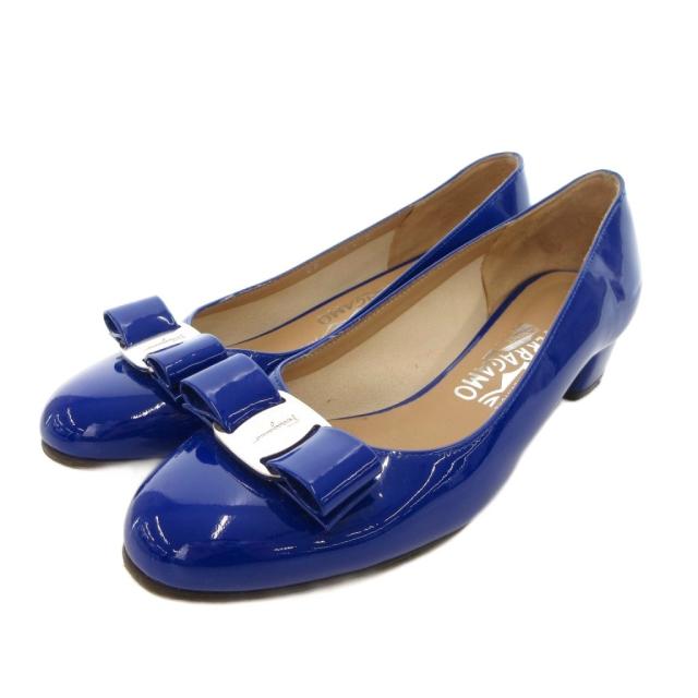 【中古】サルヴァトーレフェラガモ Salvatore Ferragamo ヴァラ パンプス リボン エナメル 6.5 ブルー /UO