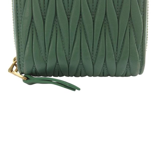 MiuMiu マテラッセレザー 折り財布 ソイグリーン 中古】ミュウミュウ miumiu マテラッセレザー 二つ折り財布 ロゴ
