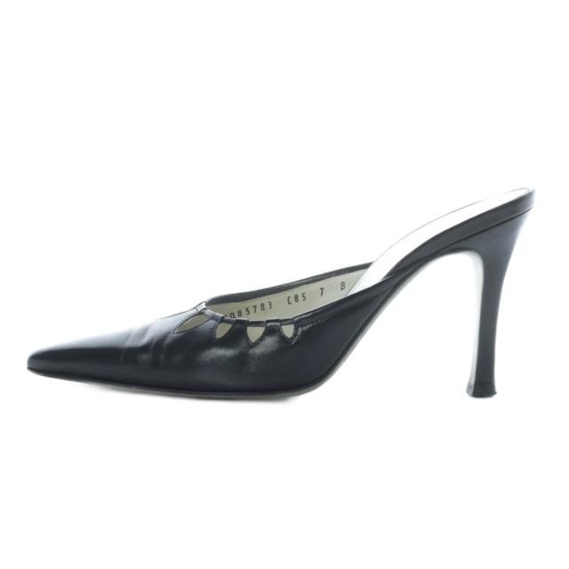 未使用　フェラガモ　ブラックエナメルミュール 中ヒール　7 Salvatore Ferragamo(サルヴァトーレフェラガモ) エナメルガンチーニ