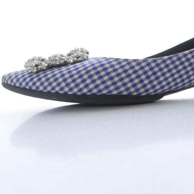 【中古】マノロブラニク フラットパンプス ポインテッドトゥ 36.5cm 青 ブルー 白 ホワイト /SR レディース