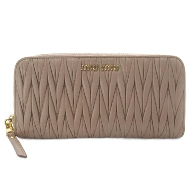 【中古】ミュウミュウ miumiu マテラッセ ラウンドジップ 長財布 レザー カメオ 5ML506 /YO35 ■OH レディース