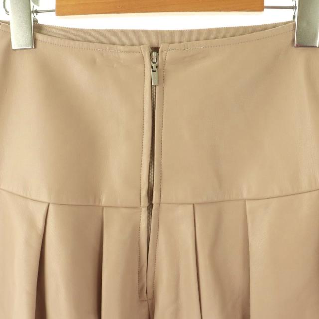 【中古】フォクシーニューヨーク FOXEY NEW YORK フェイクレザー ミニプリーツスカート 38 ピンクベージュ_2
