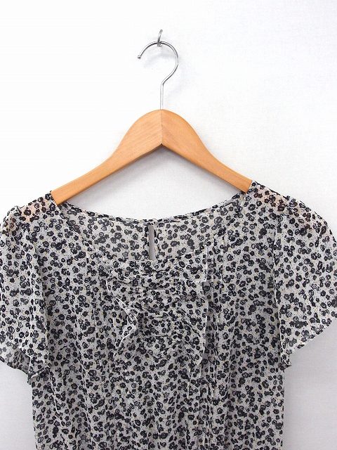 中古 エニィスィス エニシス Anysis ワンピース 花柄 フリル 丸首 半袖 ロング丈 2 ホワイト 白 Ft15 レディースの通販はau Pay マーケット ブランド古着のベクトル