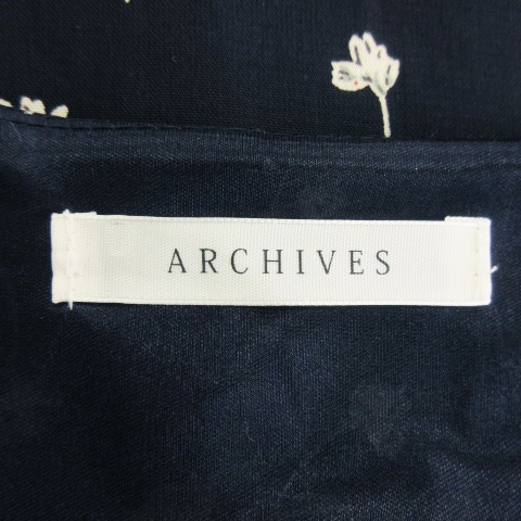 中古 アルシーヴ Archives ワンピース ミニ Vネック ノースリーブ 花柄 紺 ネイビー Ao5 レディースの通販はau Pay マーケット ブランド古着のベクトル