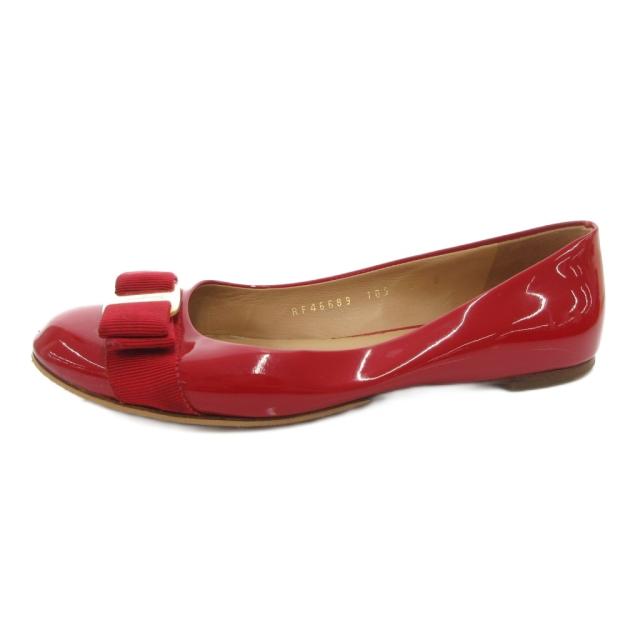 【中古】サルヴァトーレフェラガモ Salvatore Ferragamo ヴァラリボン パンプス パテントレザー ラウンドトゥ 5 赤