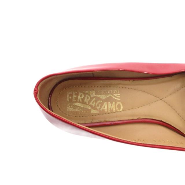 【中古】サルヴァトーレフェラガモ Salvatore Ferragamo ヴァラリボン パンプス パテントレザー ラウンドトゥ 5 赤