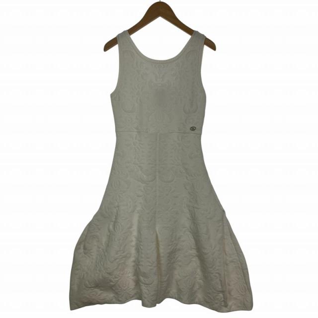 【中古】シャネル CHANEL ワンピース ノースリーブ ココマーク ダマスク柄 エンボス P45387K04766 白 36 S相当 ■GY35の通販は