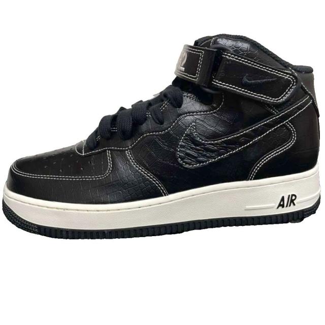 【中古】未使用品 ナイキ NIKE 21年製 AIR FORCE 1 MID 07 LV8 エア フォース 1 ミッド スニーカー US 9 黒 ☆AA★