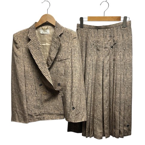 【中古】イタリヤ 伊太利屋 MODA GOJI 漢字 総柄 セットアップスーツ ジャケット プリーツスカート 9 Mサイズ相当 ベージュ レディース