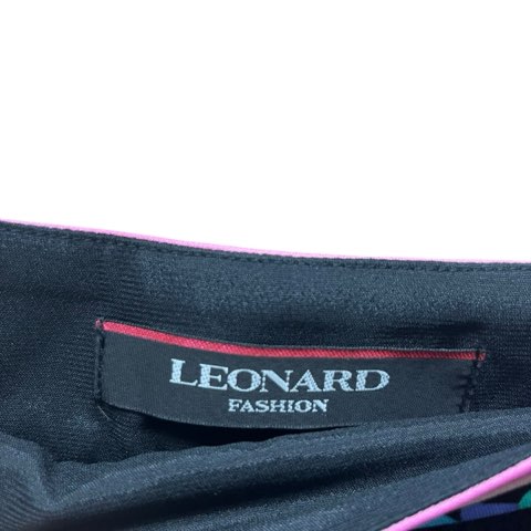 【中古】レオナール LEONARD 総レース 花柄刺繍 ロングスカート ミモレ丈 近年モデル 40 Lサイズ相当 ブラックピンク レディース 中古】レオナール LEONARD 総レース 花柄刺繍 ロングスカート ミモレ丈