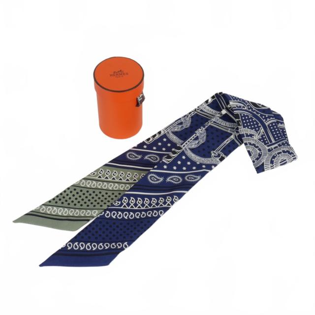【中古】エルメス HERMES TWILLY エプロン・ドール・バンダナ ツイリースカーフ マリン / ヴェール・ソージ / 白 中古】エルメス HERMES TWILLY エプロン・ドール・バンダナ ツイリー