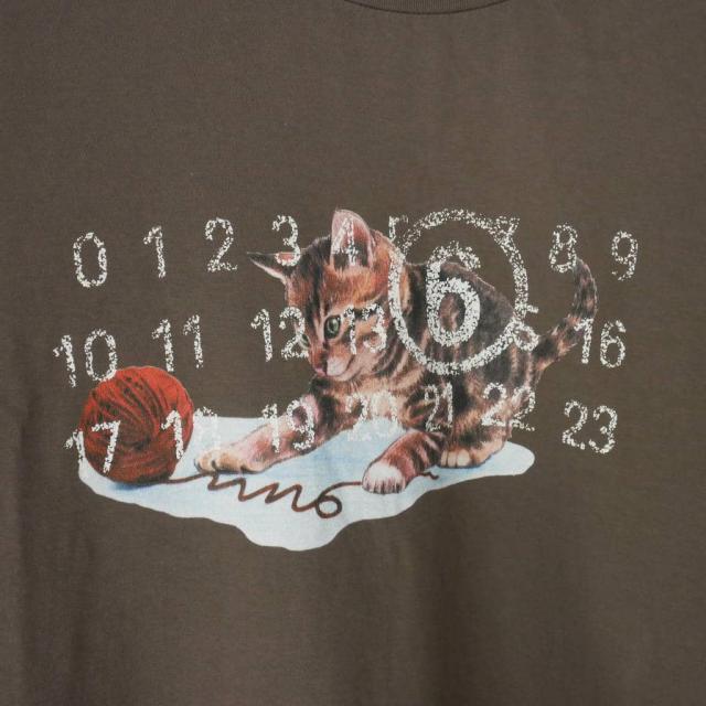【中古】エムエムシックス メゾンマルジェラ MM6 24SS キャット カレンダーロゴ プリント Tシャツ 半袖 M 茶_2