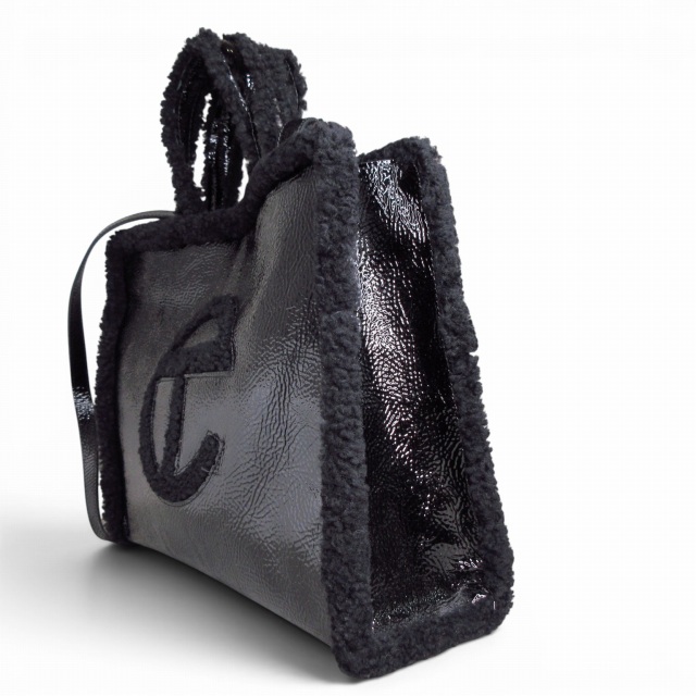 【中古】アグ UGG ×TELFAR テルファー 美品 コラボ トートバッグ ショルダーバッグ パテントレザー シワ加工 ブラック_3