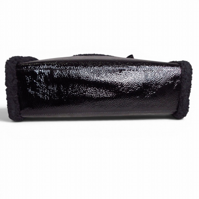 【中古】アグ UGG ×TELFAR テルファー 美品 コラボ トートバッグ ショルダーバッグ パテントレザー シワ加工 ブラック_4
