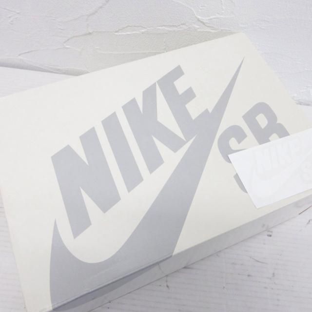 【中古】未使用品 ナイキ NIKE × CSEF SB Dunk Low Pro QS HJ4132-100 スニーカー ホワイト ブラック 27.5?p