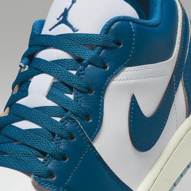 [ナイキ] エア ジョーダン 1 ロー SE [AIR JORDAN 1 LOW SE] ホワイト/ブルーグレー/セイル/インダストリアルブルー FN5214-141