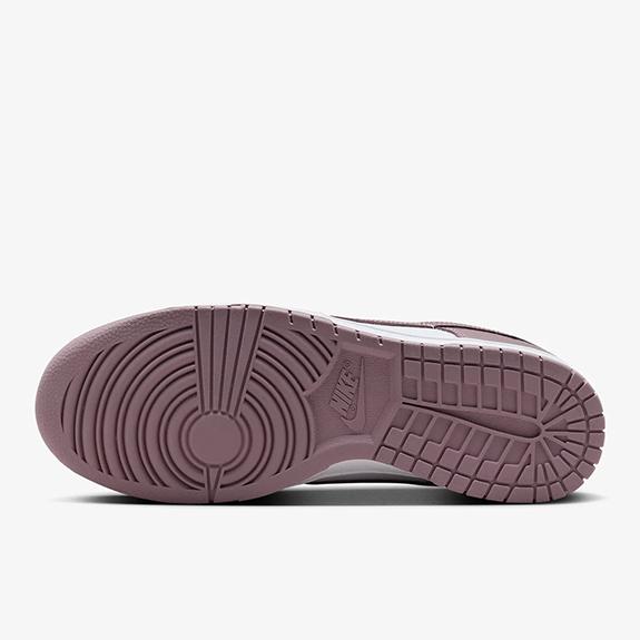 ナイキ] ダンク ロー レトロ [DUNK LOW RETRO] ホワイト