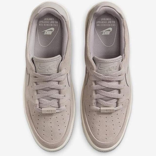 [ナイキ] エア フォース 1 セージ ロー [W AIR FORCE 1 SAGE LOW] カレッジグレー/ペールアイボリー/カレッジグレー AR5339-004