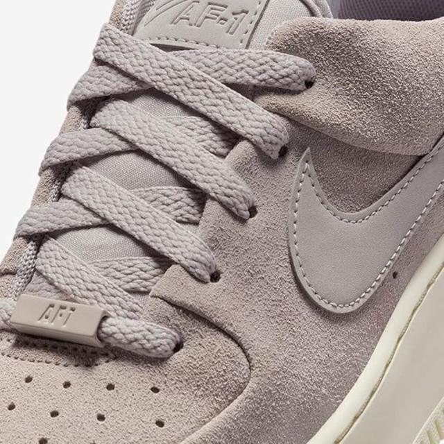 [ナイキ] エア フォース 1 セージ ロー [W AIR FORCE 1 SAGE LOW] カレッジグレー/ペールアイボリー/カレッジグレー AR5339-004