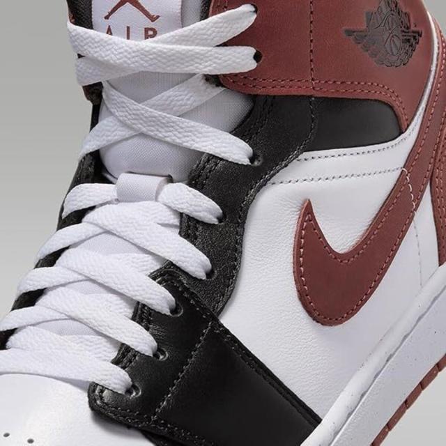 [ナイキ] エア ジョーダン 1 ミッド SE [AIR JORDAN 1 MID SE] ホワイト/ブラック/ダークポニー HF3216-102