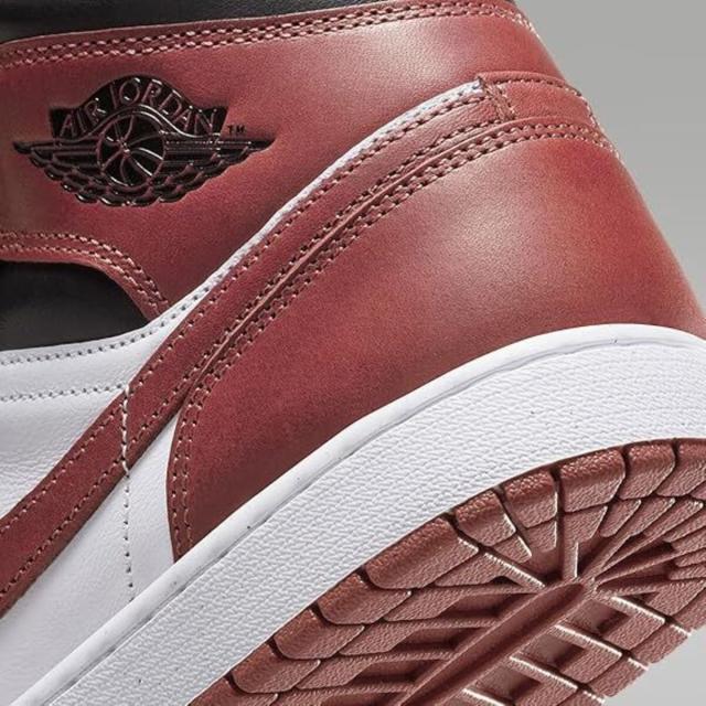 [ナイキ] エア ジョーダン 1 ミッド SE [AIR JORDAN 1 MID SE] ホワイト/ブラック/ダークポニー HF3216-102