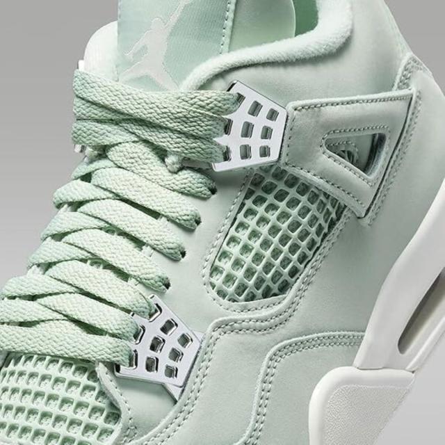 [ナイキ] エア ジョーダン 4 レトロ [W AIR JORDAN 4 RETRO "Abundance"] シーフォーム/メタリックシルバー/セイル HV0823-003