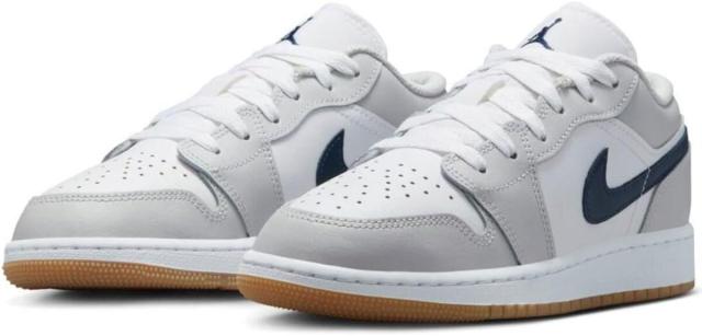 [ナイキ] エア ジョーダン 1 ロー GS [J AIR JORDAN 1 LOW GS] ホワイト/グレー/ミッドナイトネイビー 553560-146