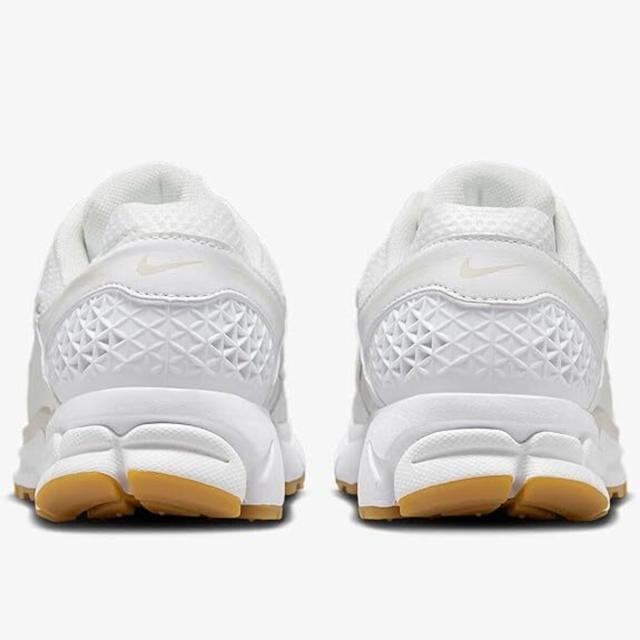 ナイキ] ズーム ボメロ 5 [W Zoom Vomero 5] ホワイト/ファントム