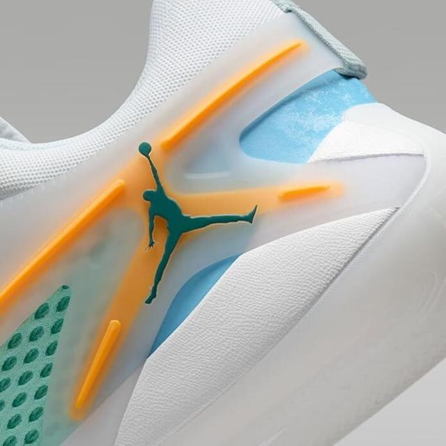 [ナイキ] ジョーダン エアー シリーズ PF [JORDAN AIR SERIES PF "Poolside"] オフホワイト/オレンジ/オーシャンキューブ/ミネラルティール FQ3859-101