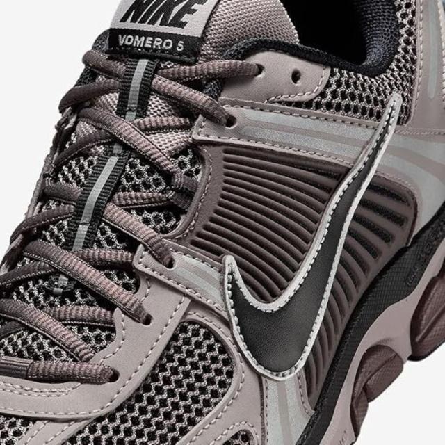 ナイキ] ズーム ボメロ 5 [Zoom Vomero 5] カレッジグレー/ケイブ