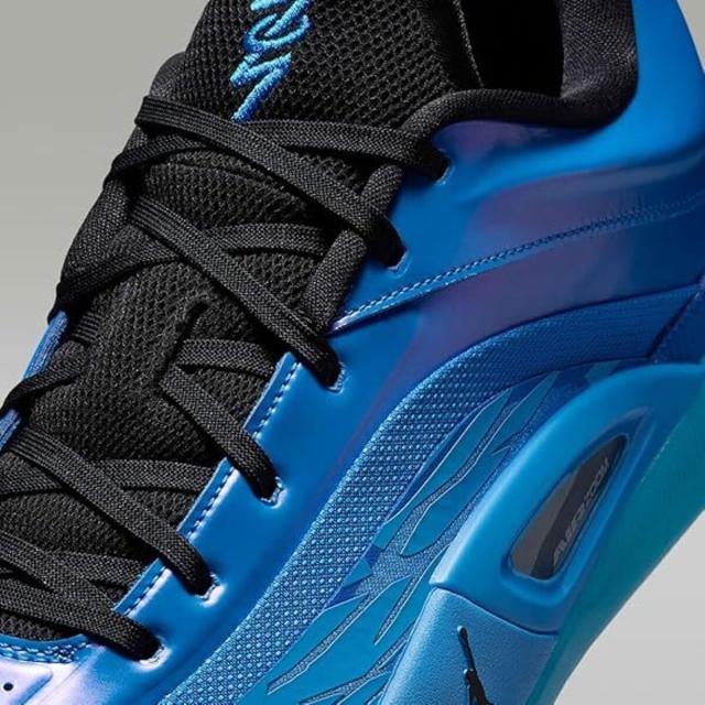 [ナイキ] ザイオン 4 PF [ZION 4 PF "Iridescence"] ライトフォトブルー/ブラック/ブルーゲイズ/コースト FD0591-400