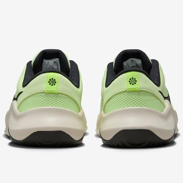 [ナイキ] レジェンド エッセンシャル 3 ネクスト ネイチャー [Legend ESS 3 NN] ベアリーボルト/ボルト/ファントム/ブラック DM1120-700 ナイキ] レジェンド エッセンシャル 3 ネクスト ネイチャー [Legend