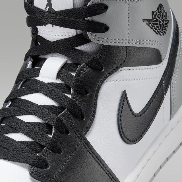 [ナイキ] エア ジョーダン 1 ミッド [AIR JORDAN 1 MID] ホワイト/ライトスモークグレー/ブラック DQ8426-101